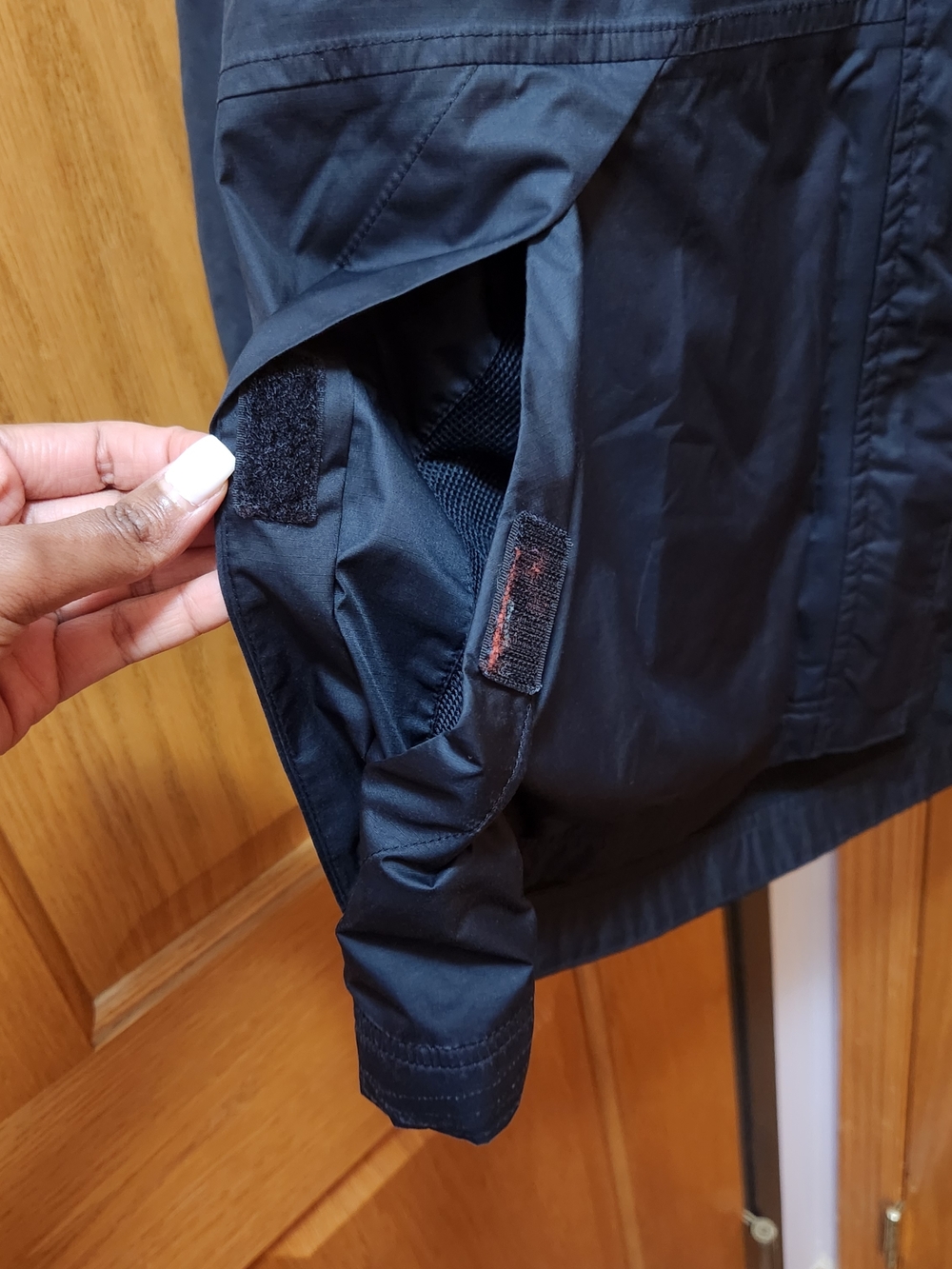 L.L.Bean Women's Rain Jacket With Hoodi Black Size 1X Plus - Picture 3 of 6